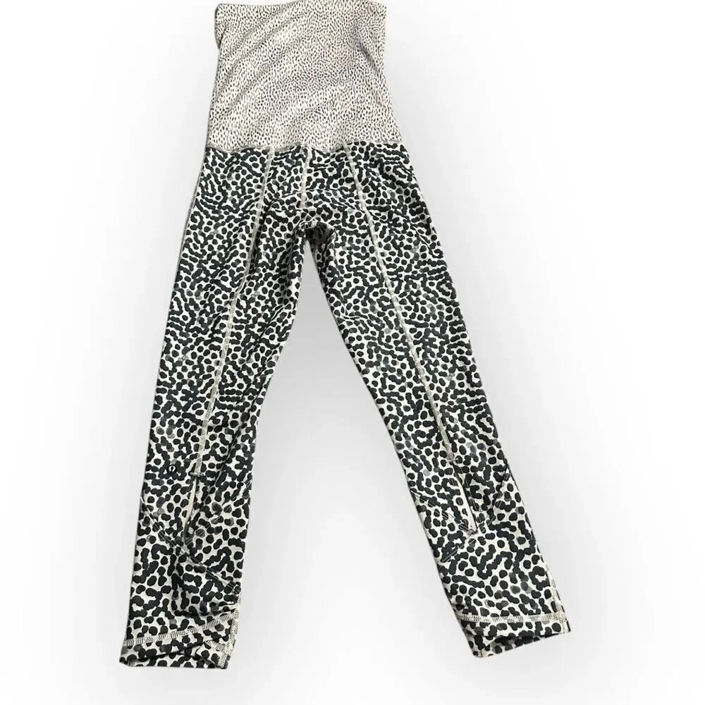 Lululemon Maternity Leggings Sz 4 White Blue Groove Flare Athletic Animal Print